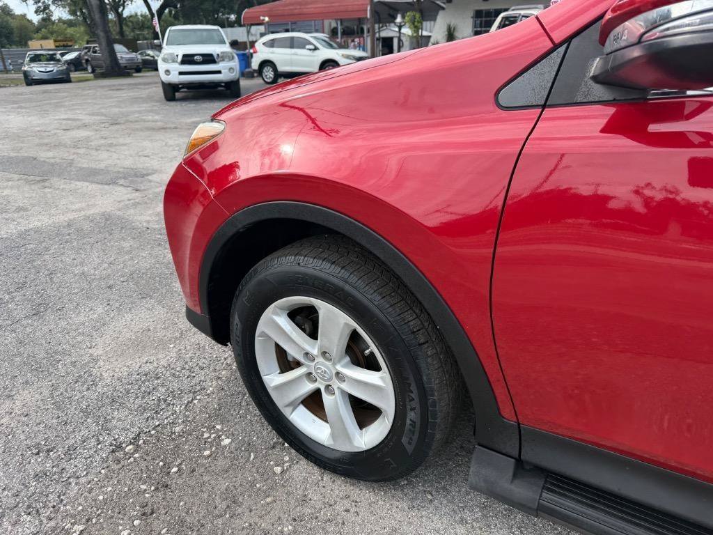 Used 2013 Toyota RAV4 XLE FWD image 3