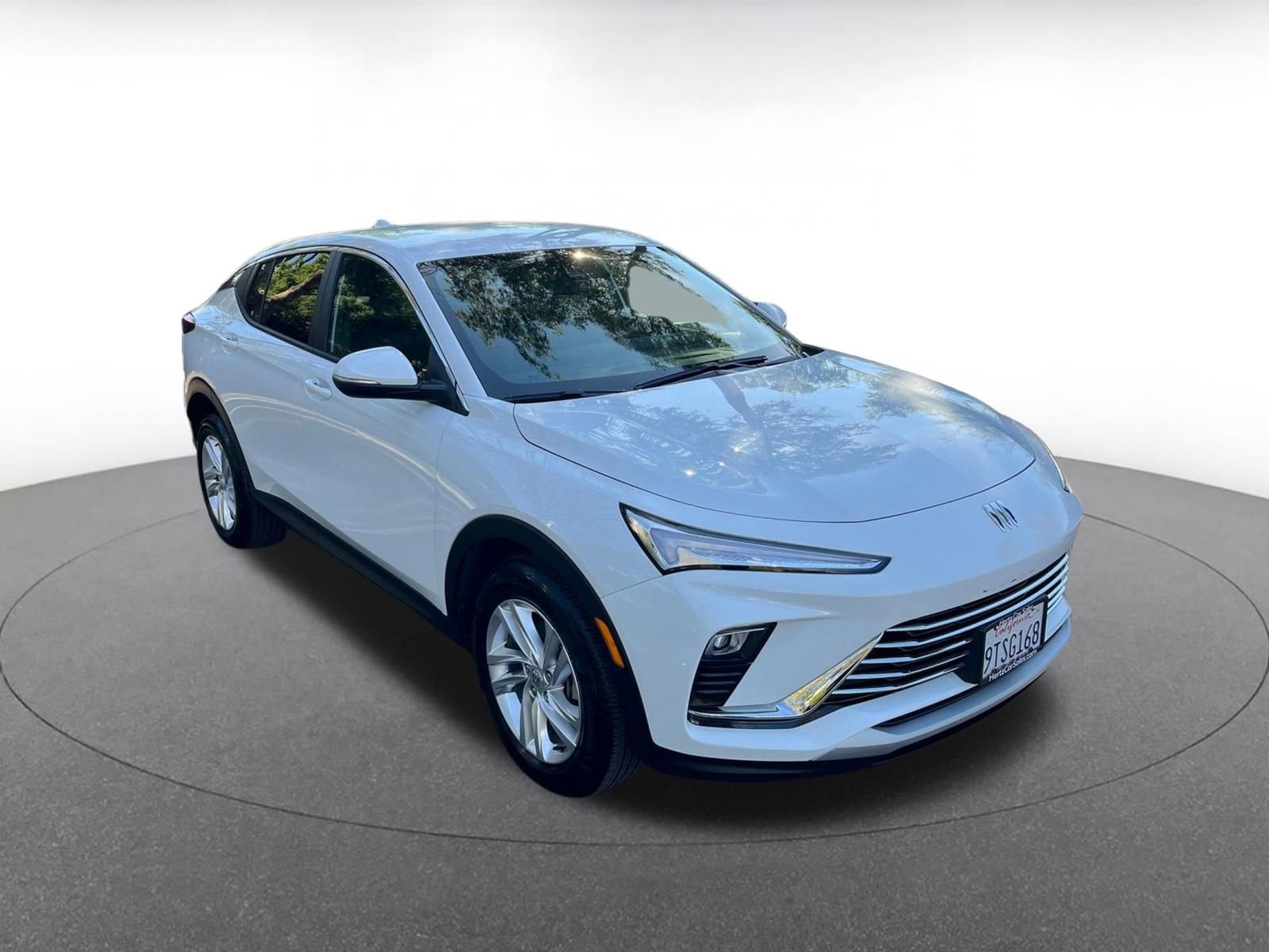 Used 2025 Buick Envista Preferred image 1