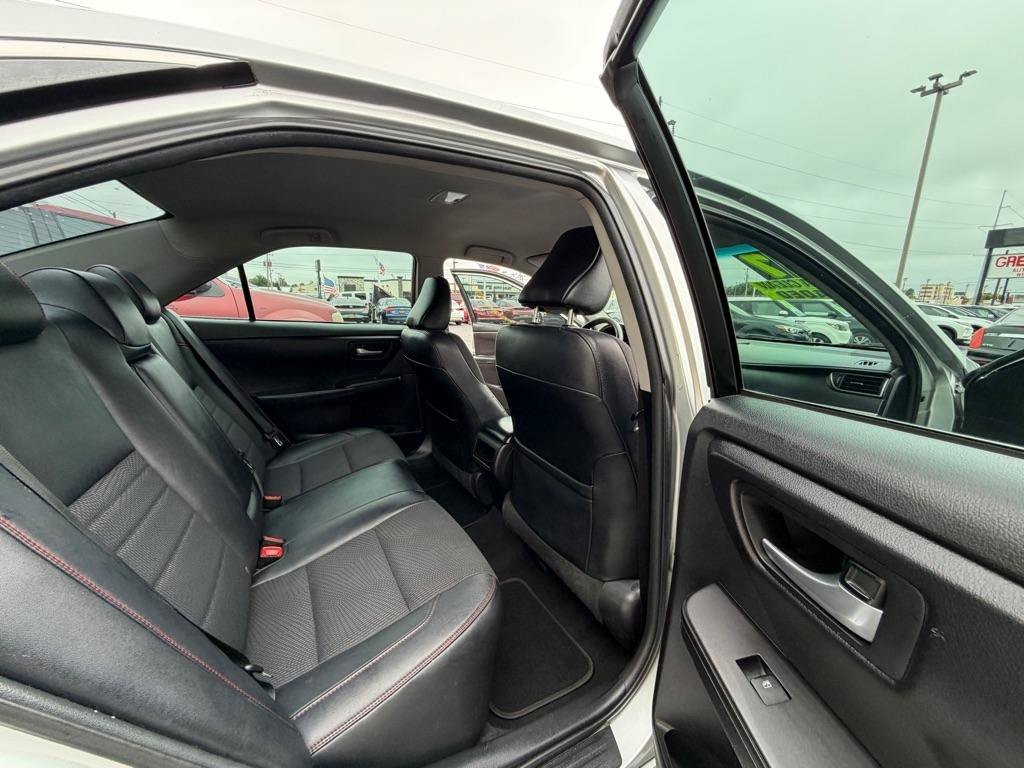 Used 2017 Toyota Camry SE FWD image 18