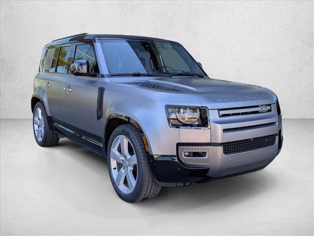 Certified 2022 Land Rover Defender 110 X-Dynamic HSE image 4