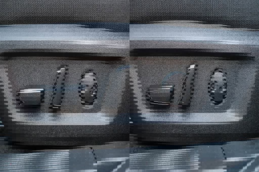 Used 2023 Nissan Rogue SV image 21