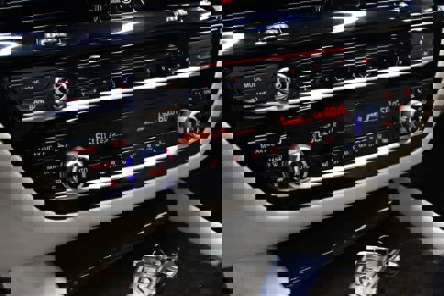 Used 2018 BMW 540i xDrive w/ Premium Package image 21