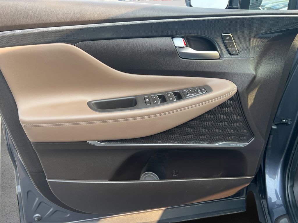 Used 2023 Hyundai Santa Fe Limited image 19