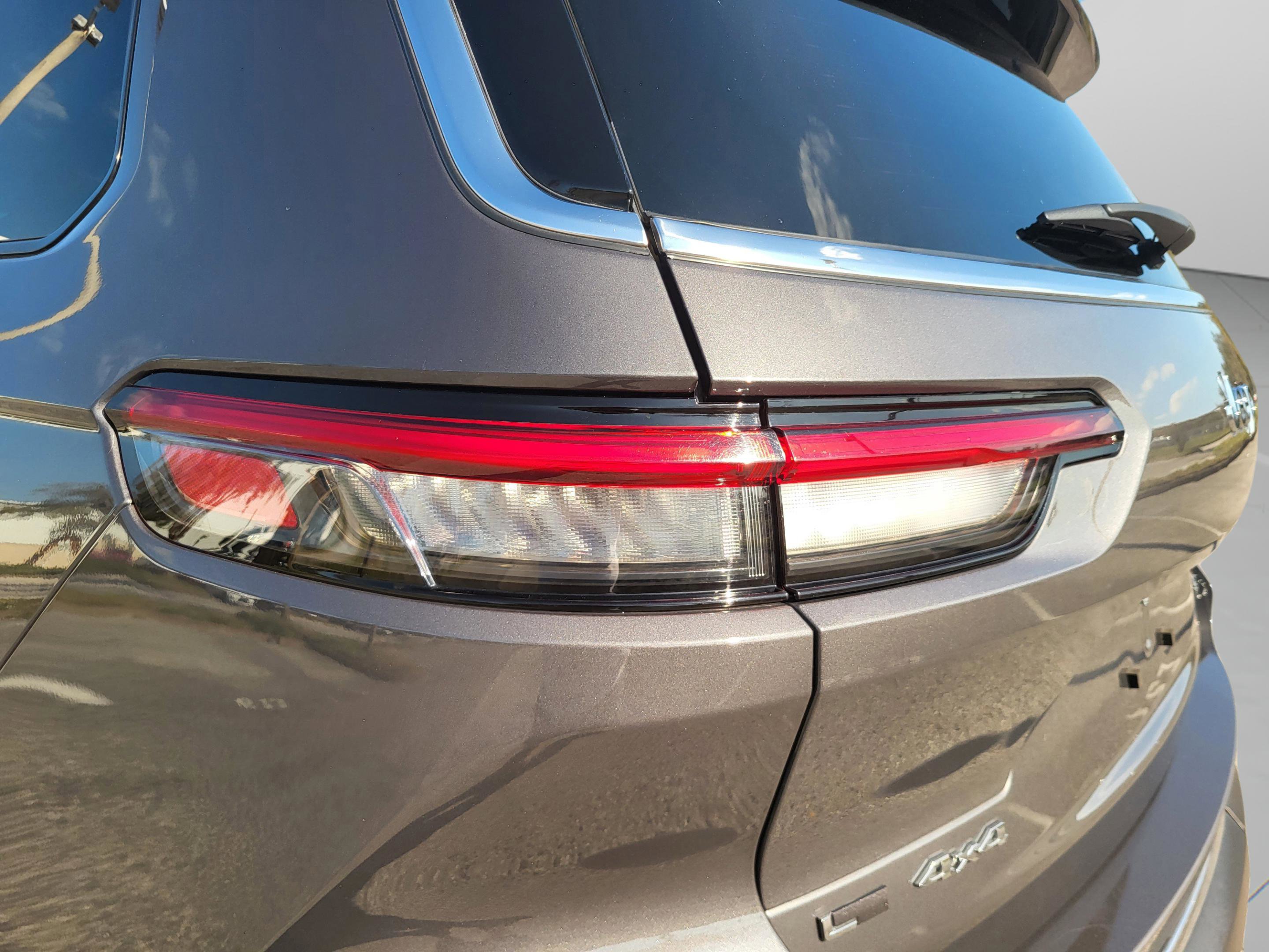 Used 2022 Jeep Grand Cherokee L Limited image 16