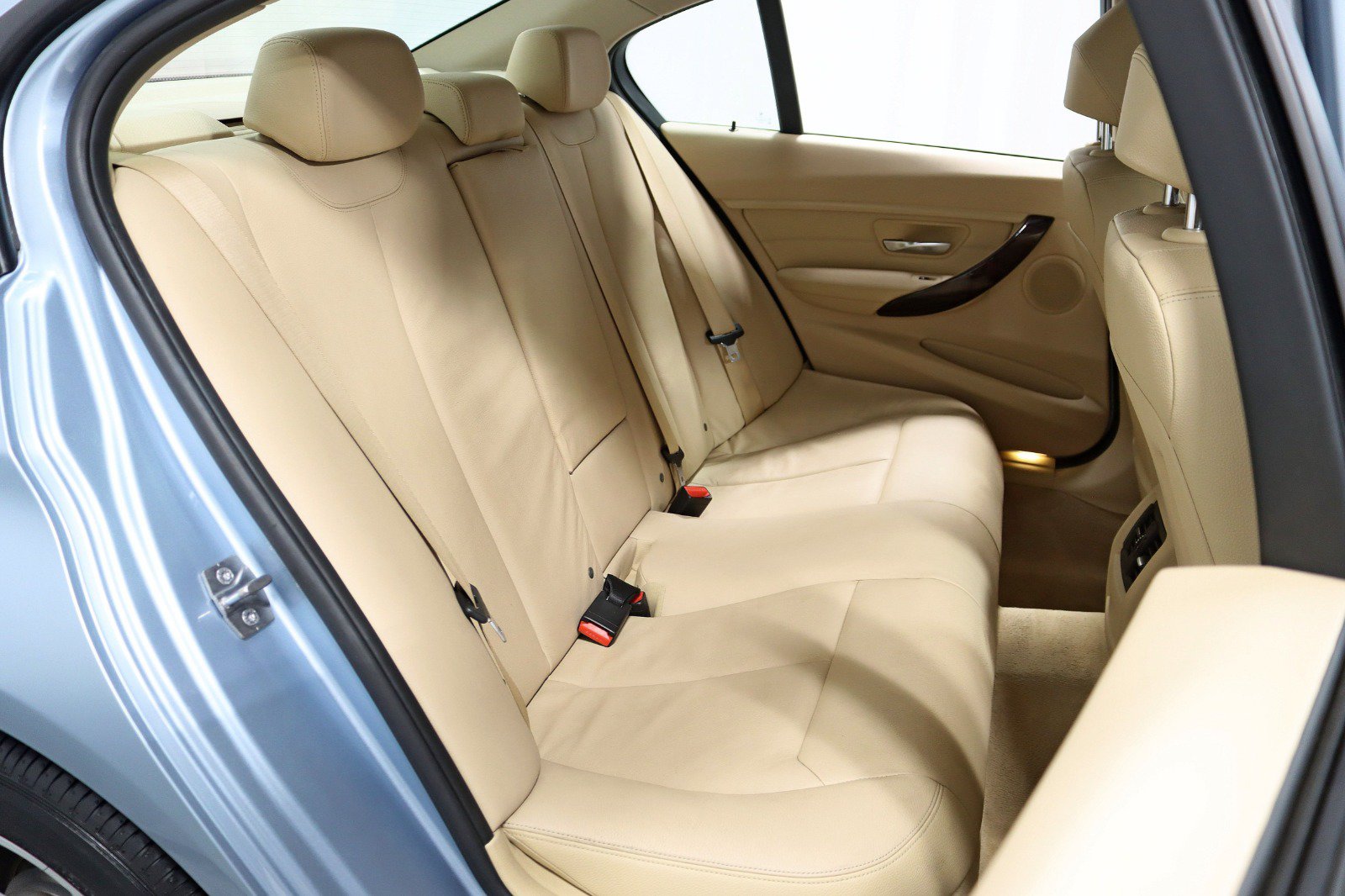 Used 2013 BMW 320i xDrive Sedan AWD/4WD image 25
