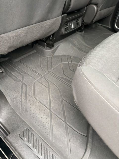 Used 2022 Chevrolet Silverado 1500 LT image 12