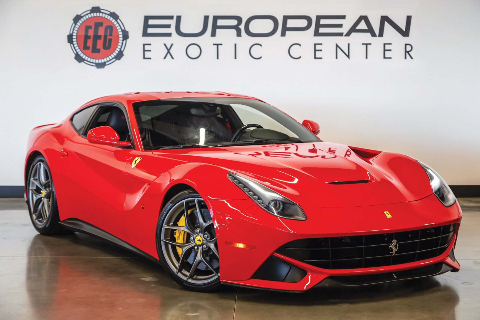 Used 2016 Ferrari F12 Berlinetta RWD image 1