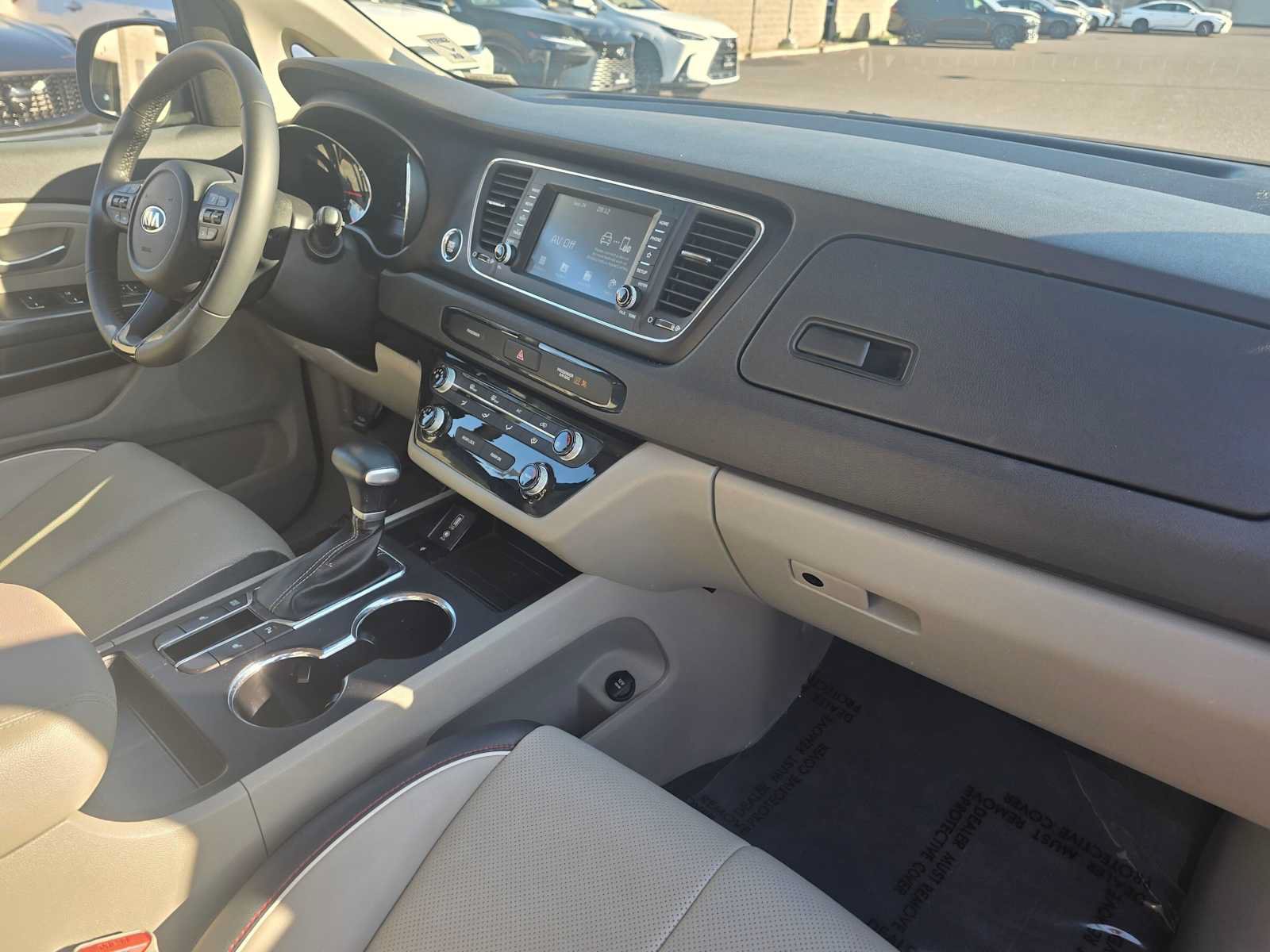 Used 2020 Kia Sedona EX FWD image 11