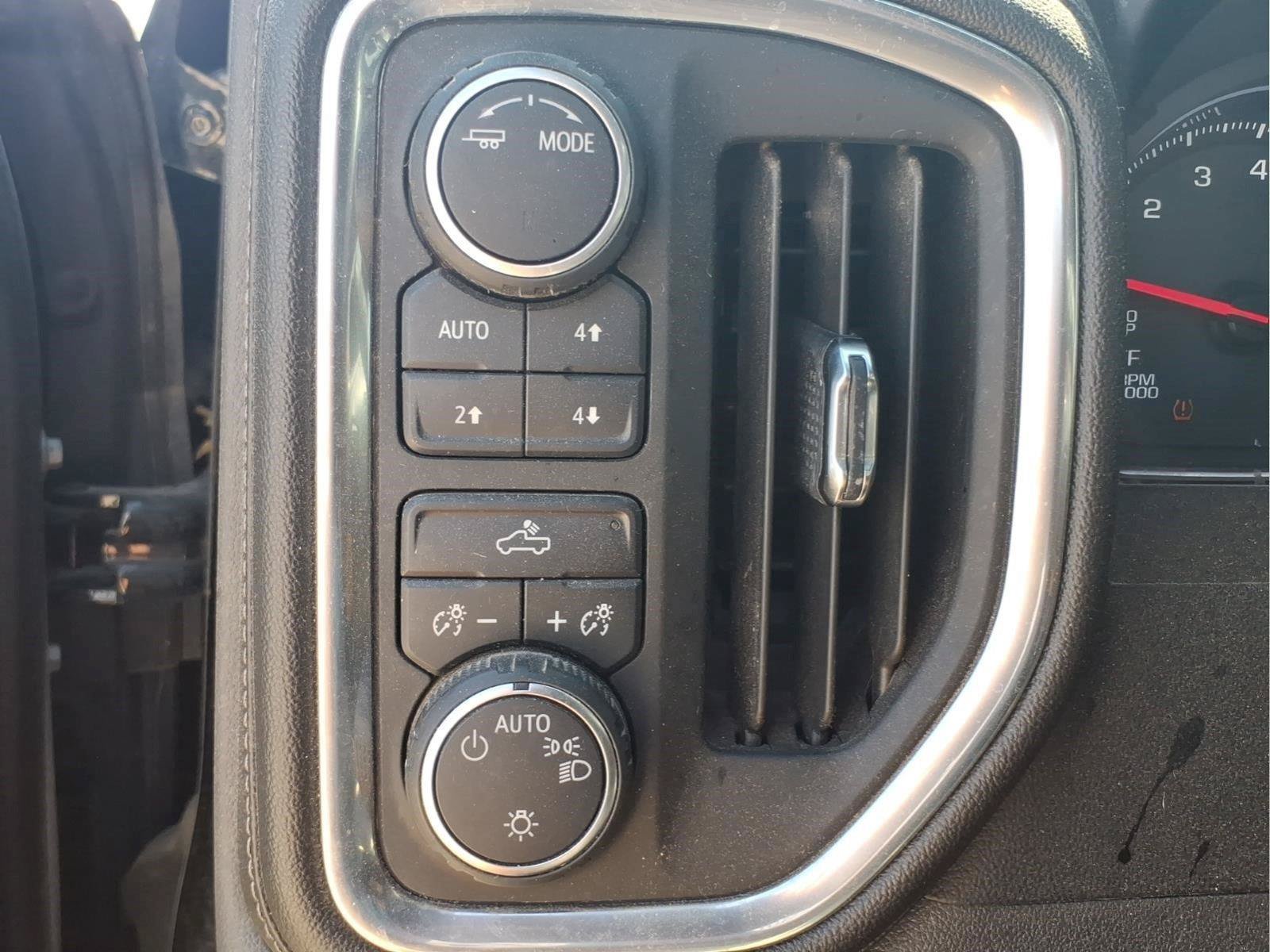 Used 2020 Chevrolet Silverado 1500 LT w/ Texas Edition AWD/4WD image 18