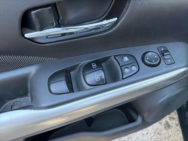 Used 2018 Nissan Kicks SV w/ Exterior Electronics Package image 16