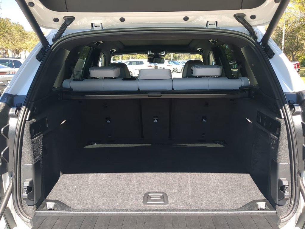 New 2026 BMW X5 xDrive40i w/ M Sport Package image 13