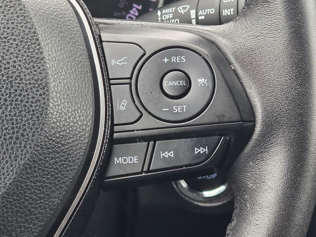 Used 2021 Toyota RAV4 XLE w/ XLE Grade Weather Package image 17