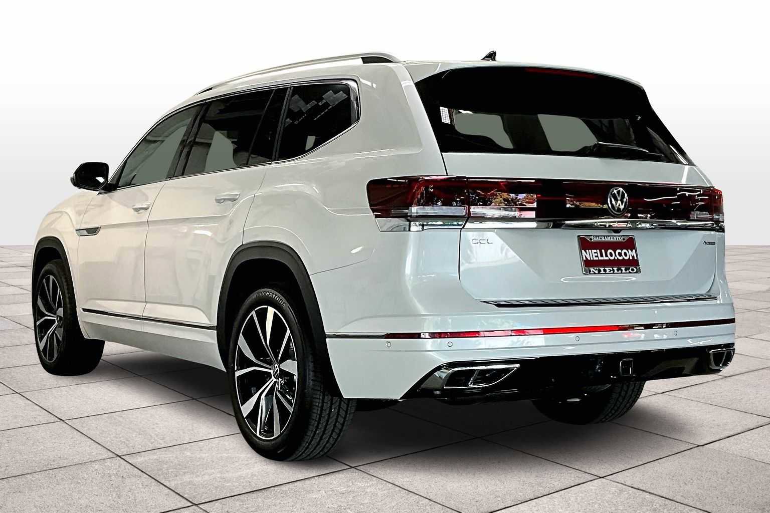 New 2026 Volkswagen Atlas SEL Premium R-Line image 3