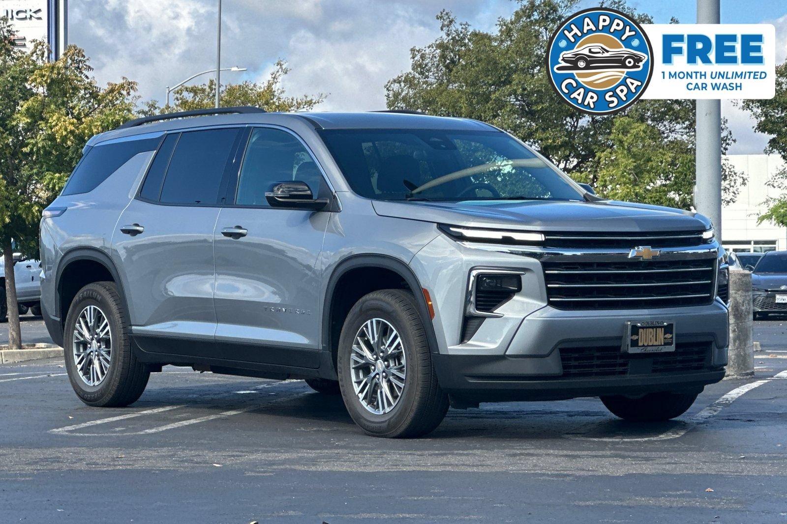 Used 2025 Chevrolet Traverse LT