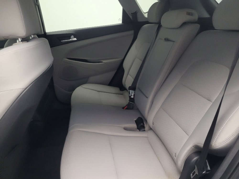 Used 2019 Hyundai Tucson SE image 18