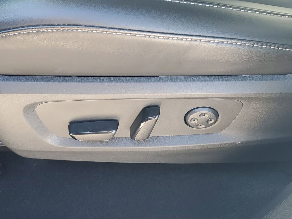 Used 2024 INFINITI QX60 Luxe w/ Performance Audio Package image 19