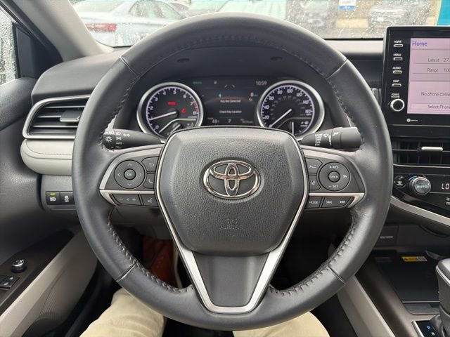Used 2022 Toyota Camry XLE image 9