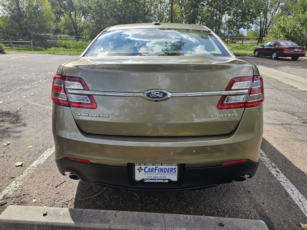 Used 2013 Ford Taurus Limited FWD image 4