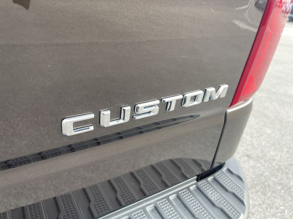 Used 2020 Chevrolet Silverado 1500 Custom w/ Custom Value Package image 14