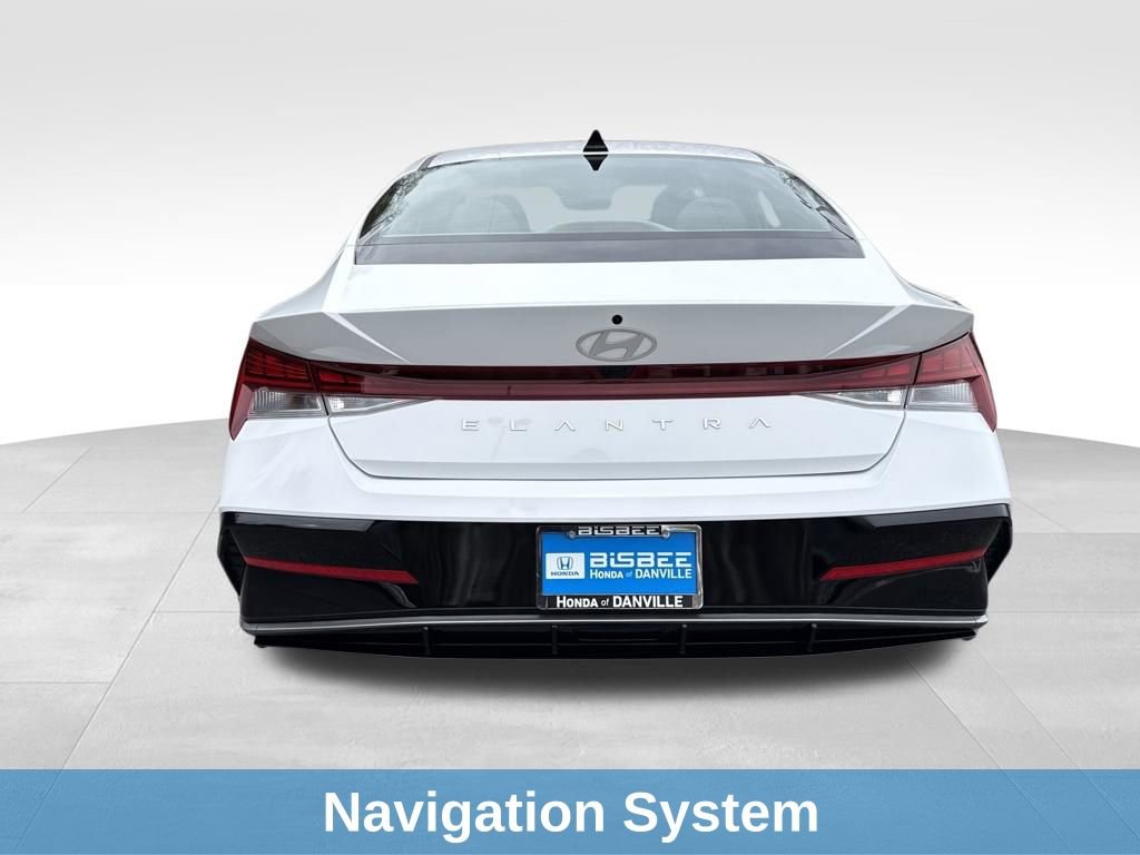 Used 2025 Hyundai Elantra SEL image 6