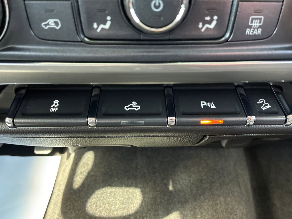 Used 2018 Chevrolet Silverado 1500 LT w/ Midnight Edition image 28