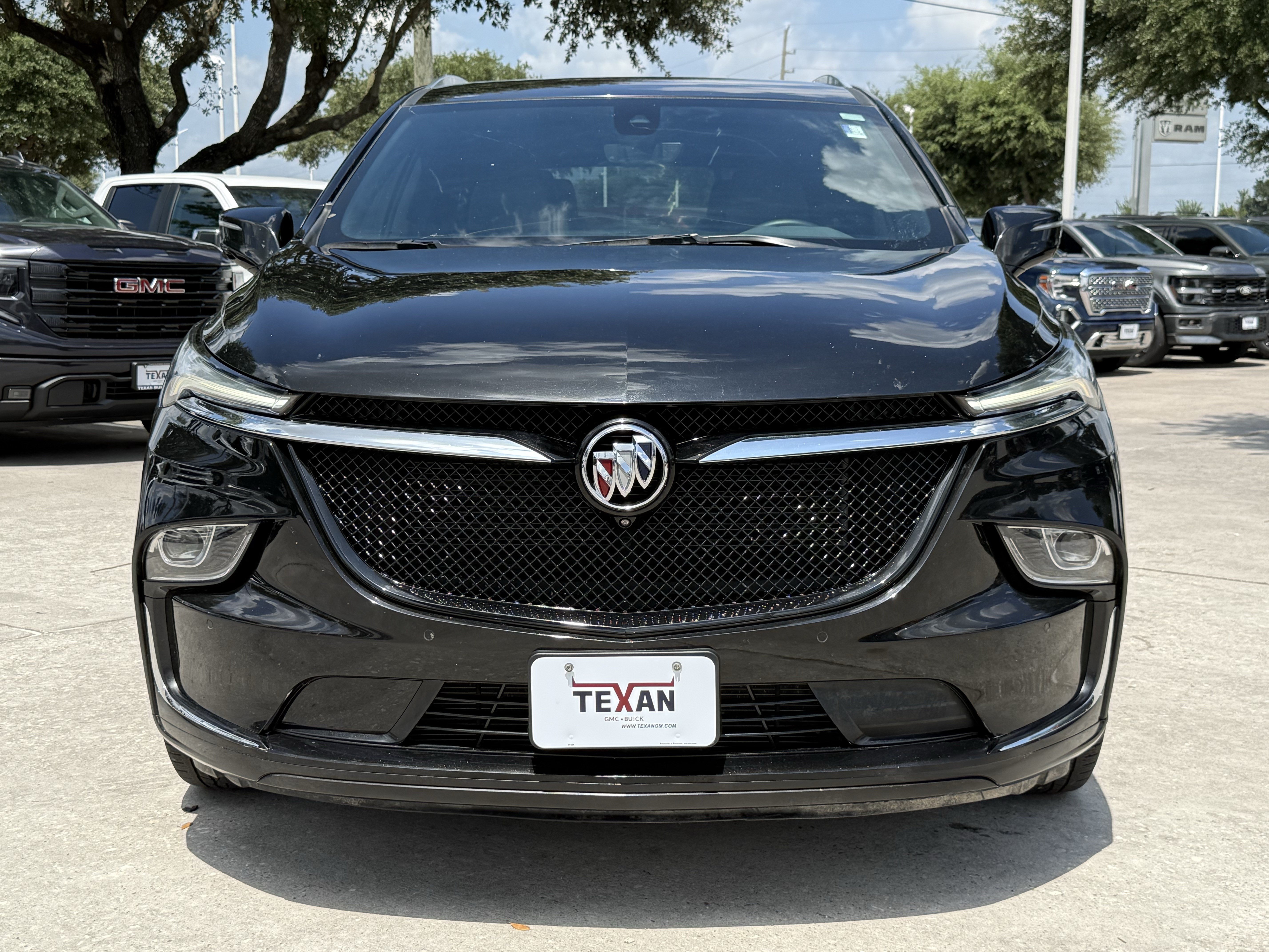 Used 2024 Buick Enclave Essence w/ Sport Touring Edition FWD image 10