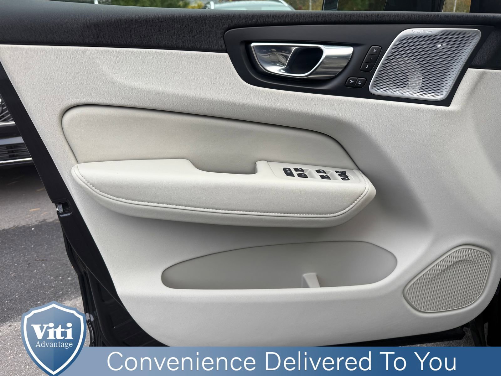 Certified 2023 Volvo XC60 B5 Ultimate image 16