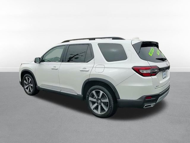 Used 2023 Honda Pilot Touring image 6