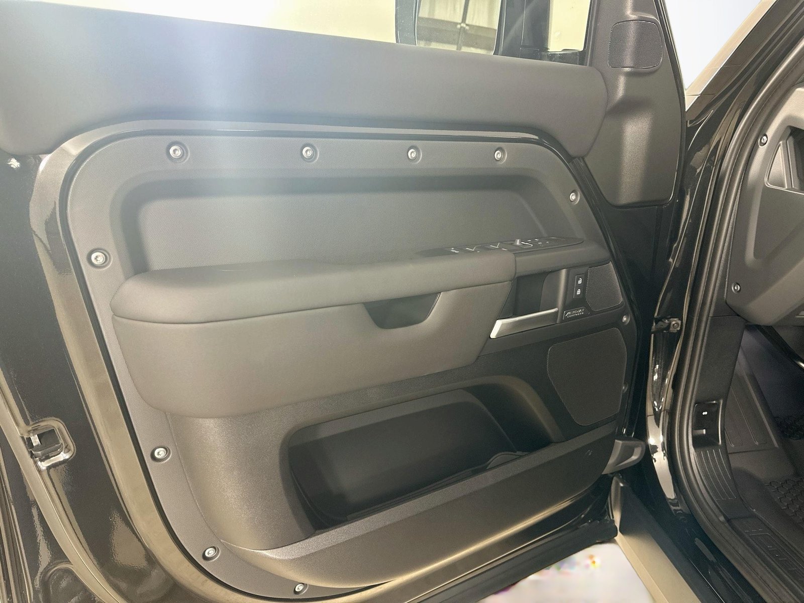New 2026 Land Rover Defender 110 X-Dynamic SE AWD/4WD image 16
