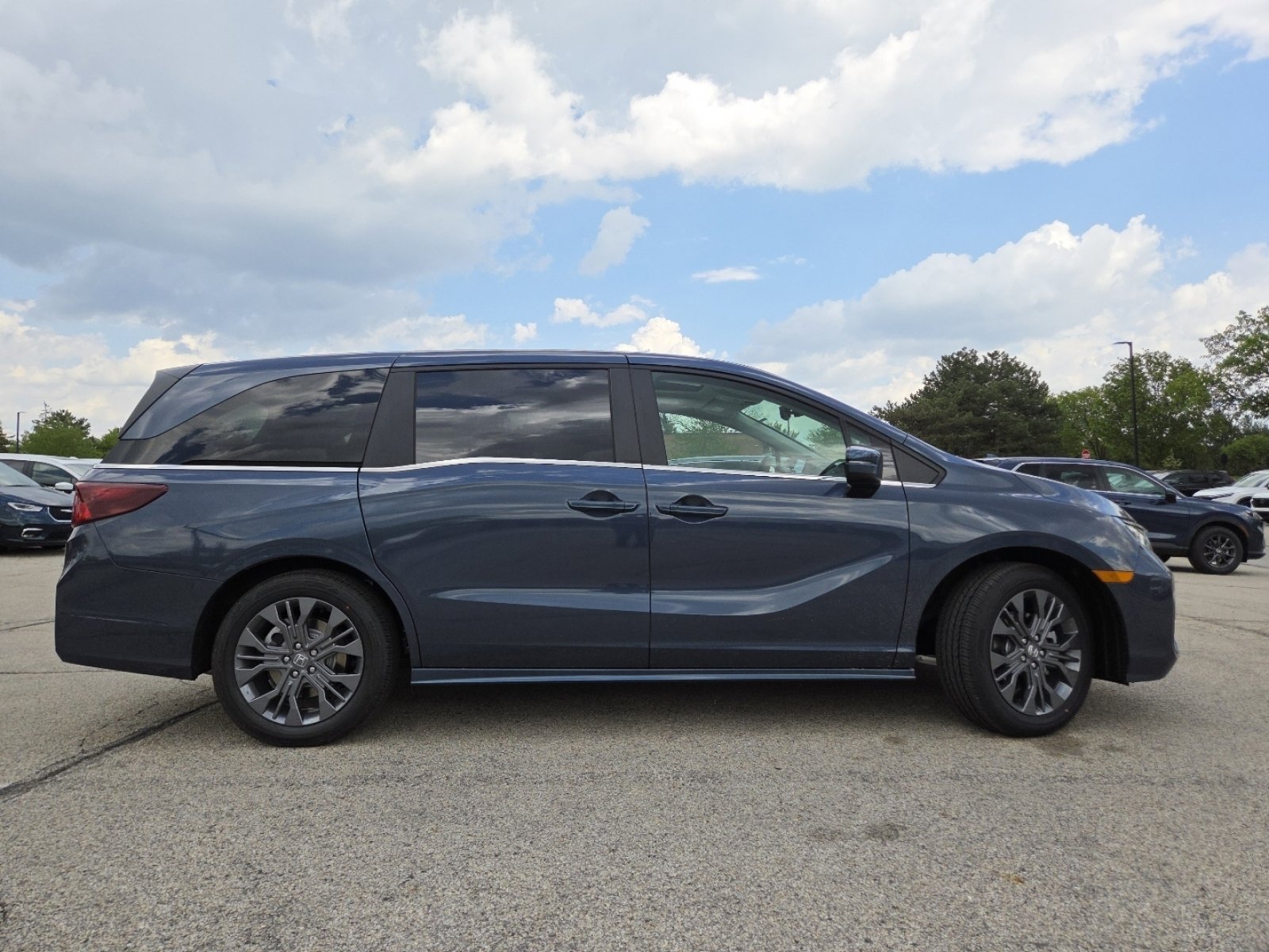 New 2026 Honda Odyssey Touring image 18