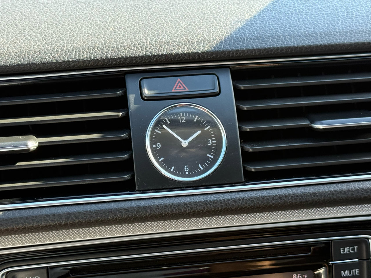 Used 2017 Volkswagen Passat 1.8T SE image 28