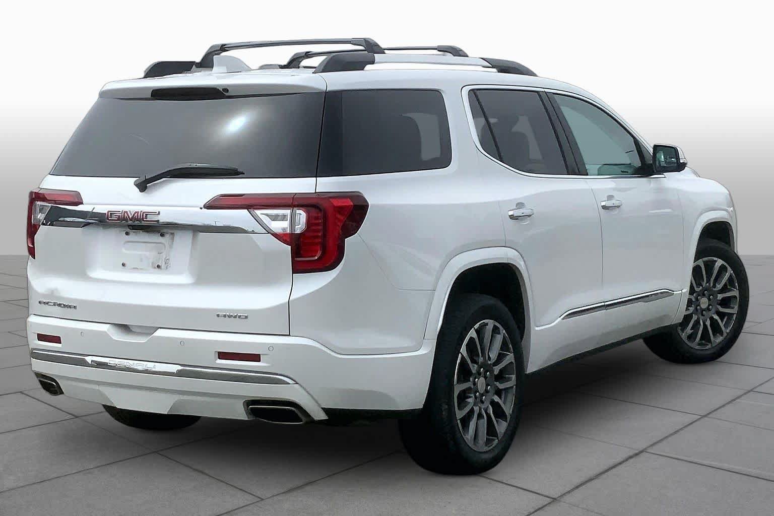 Used 2021 GMC Acadia Denali w/ Denali Ultimate Package AWD/4WD image 13