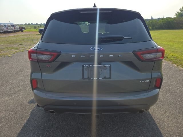 Used 2023 Ford Escape ST-Line Elite w/ Class II Trailer Tow Package AWD/4WD image 4