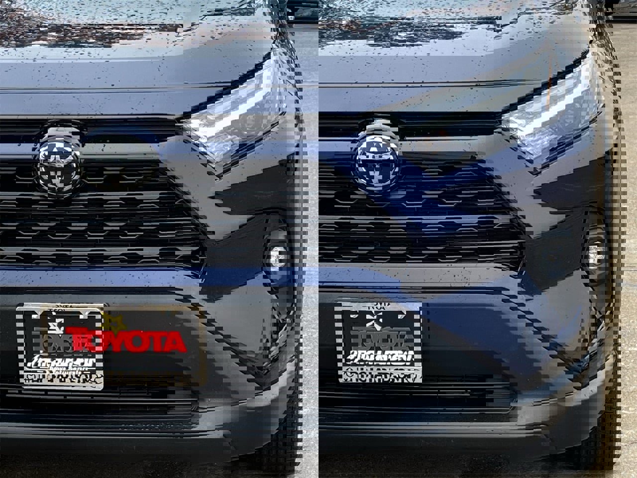 Used 2023 Toyota RAV4 XLE Premium image 8