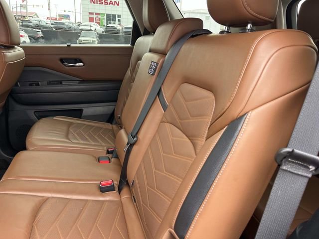 Certified 2024 Nissan Pathfinder Platinum w/ Cargo Package FWD image 22
