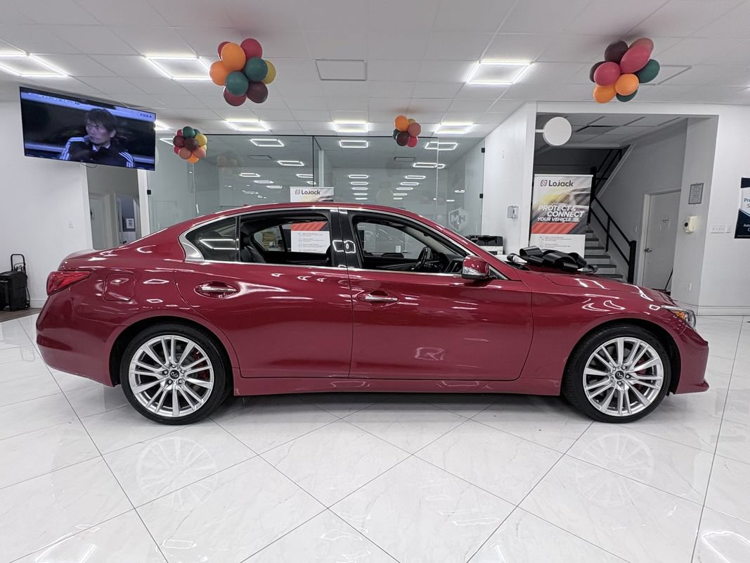 Used 2017 INFINITI Q50 Red Sport 400 AWD/4WD image 5