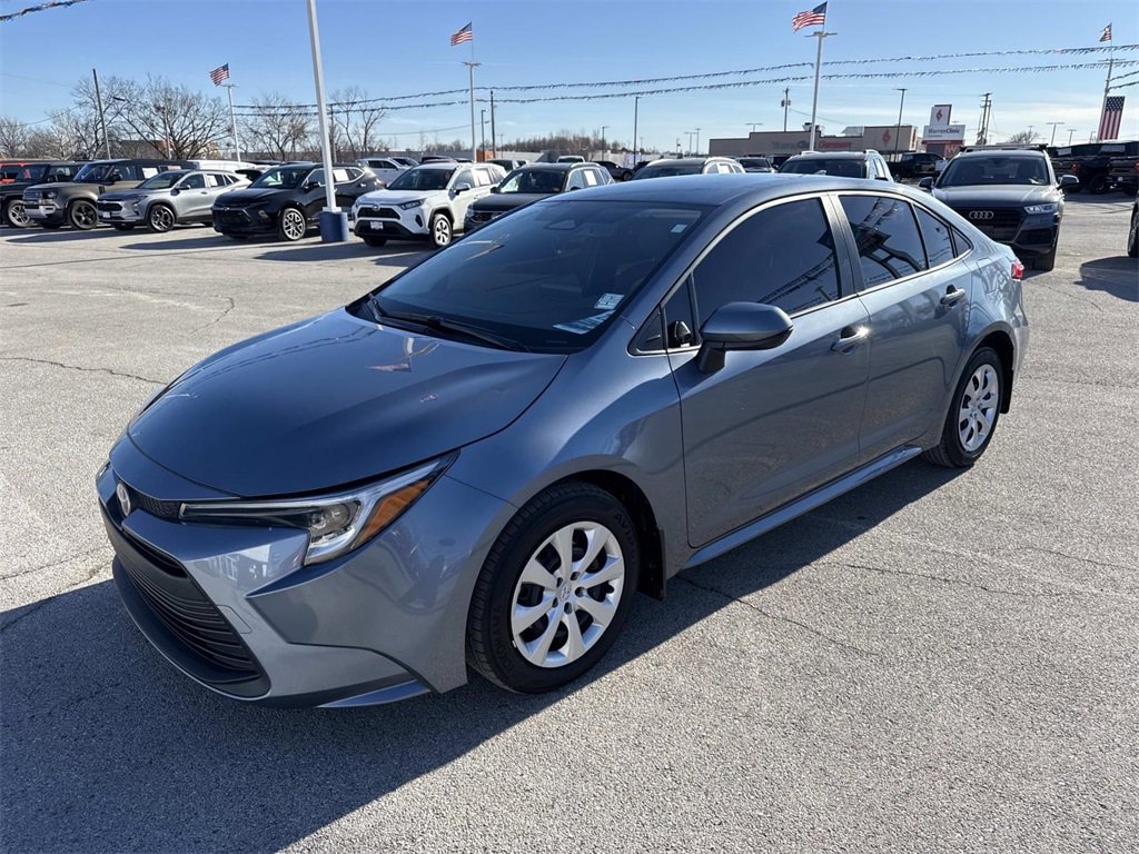 Used 2024 Toyota Corolla LE image 2