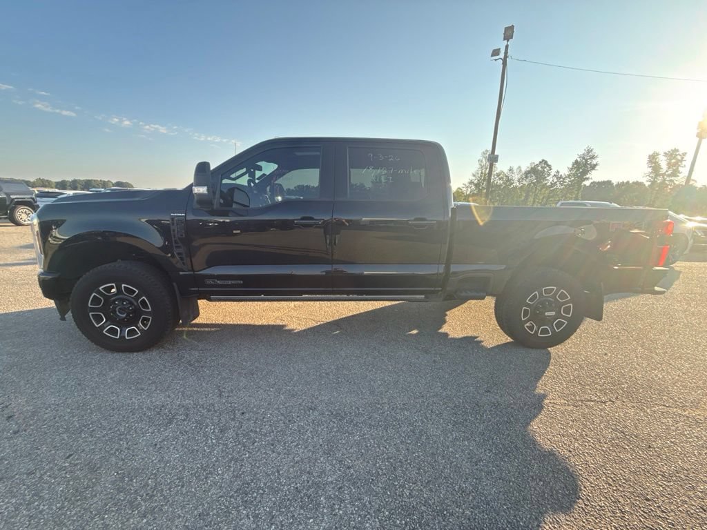 Used 2025 Ford F250 Platinum AWD/4WD image 2