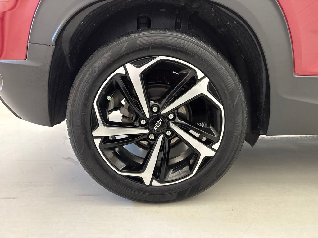 Used 2021 Chevrolet TrailBlazer RS w/ Sun and Liftgate Package FWD image 10