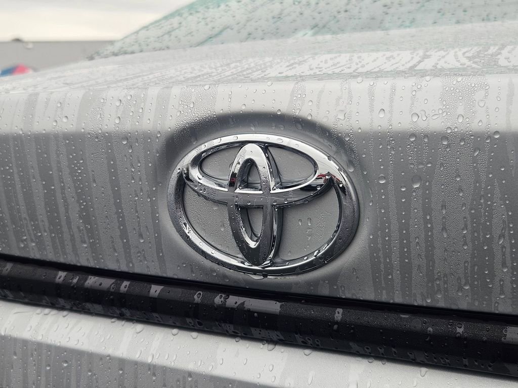 Used 2025 Toyota Corolla LE image 29