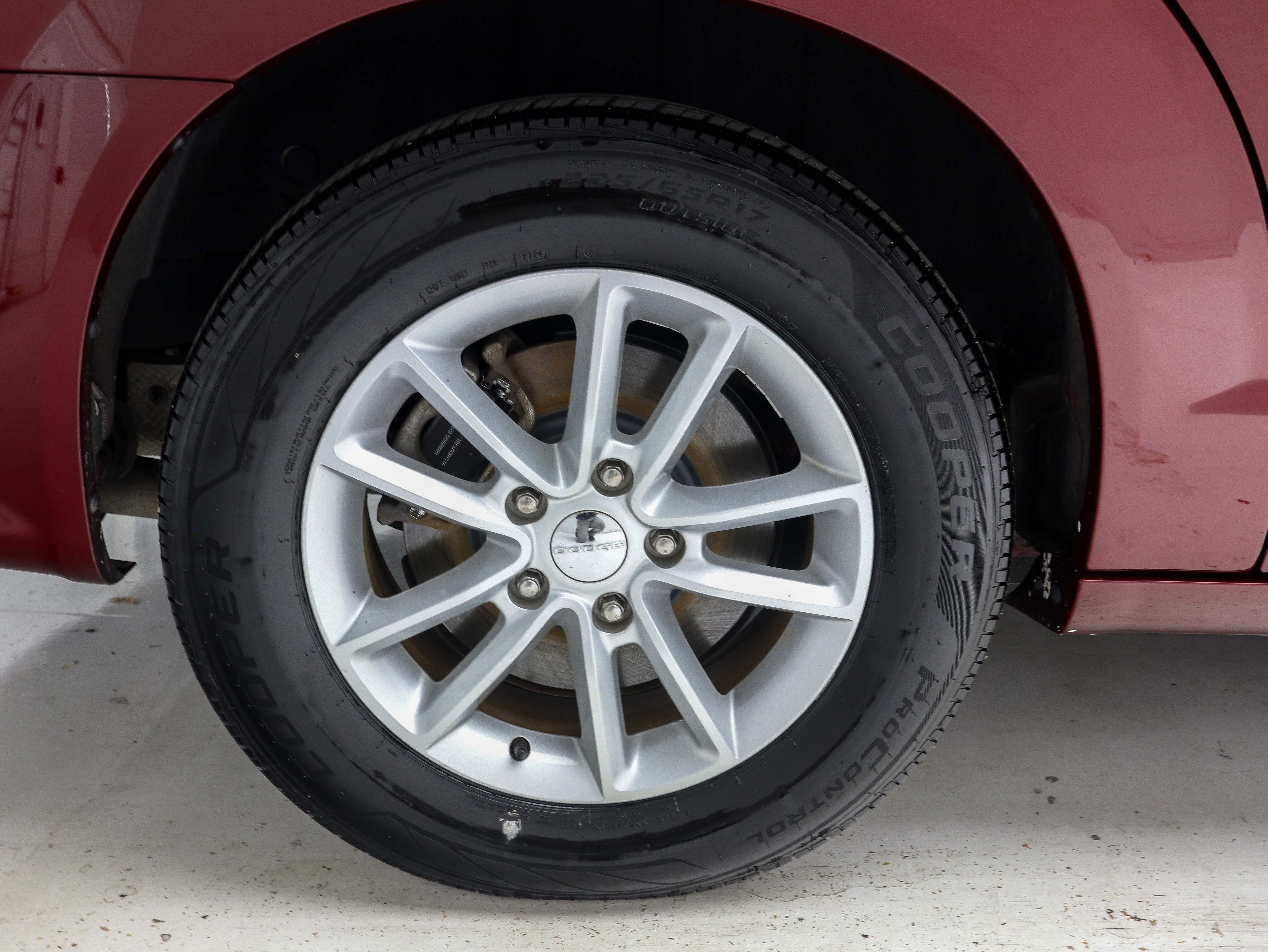 Used 2018 Dodge Grand Caravan SXT FWD image 33