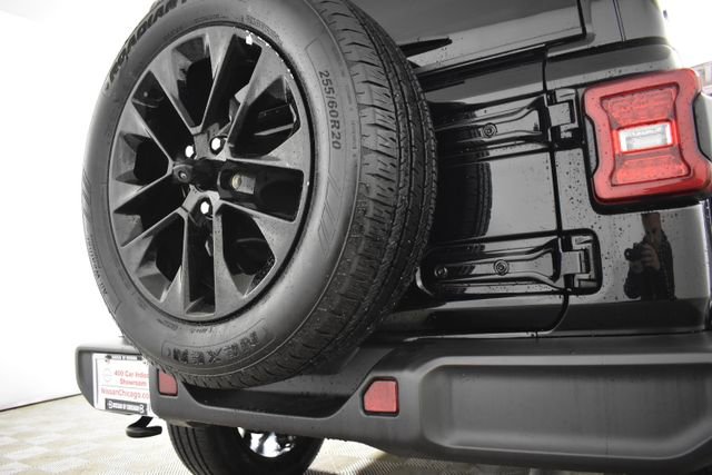 Used 2025 Jeep Wrangler Unlimited Sahara AWD/4WD image 40
