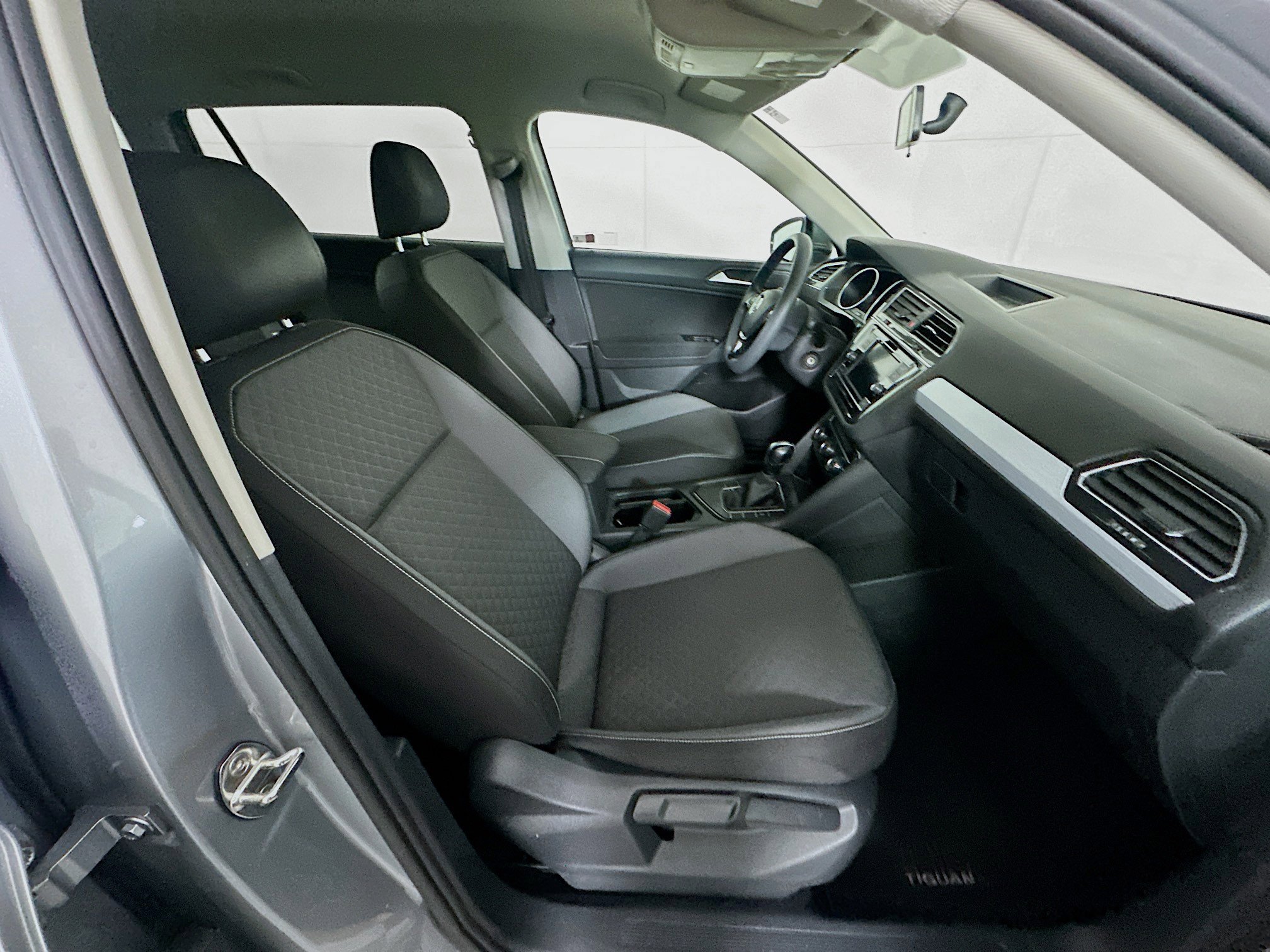 Used 2021 Volkswagen Tiguan S FWD image 28