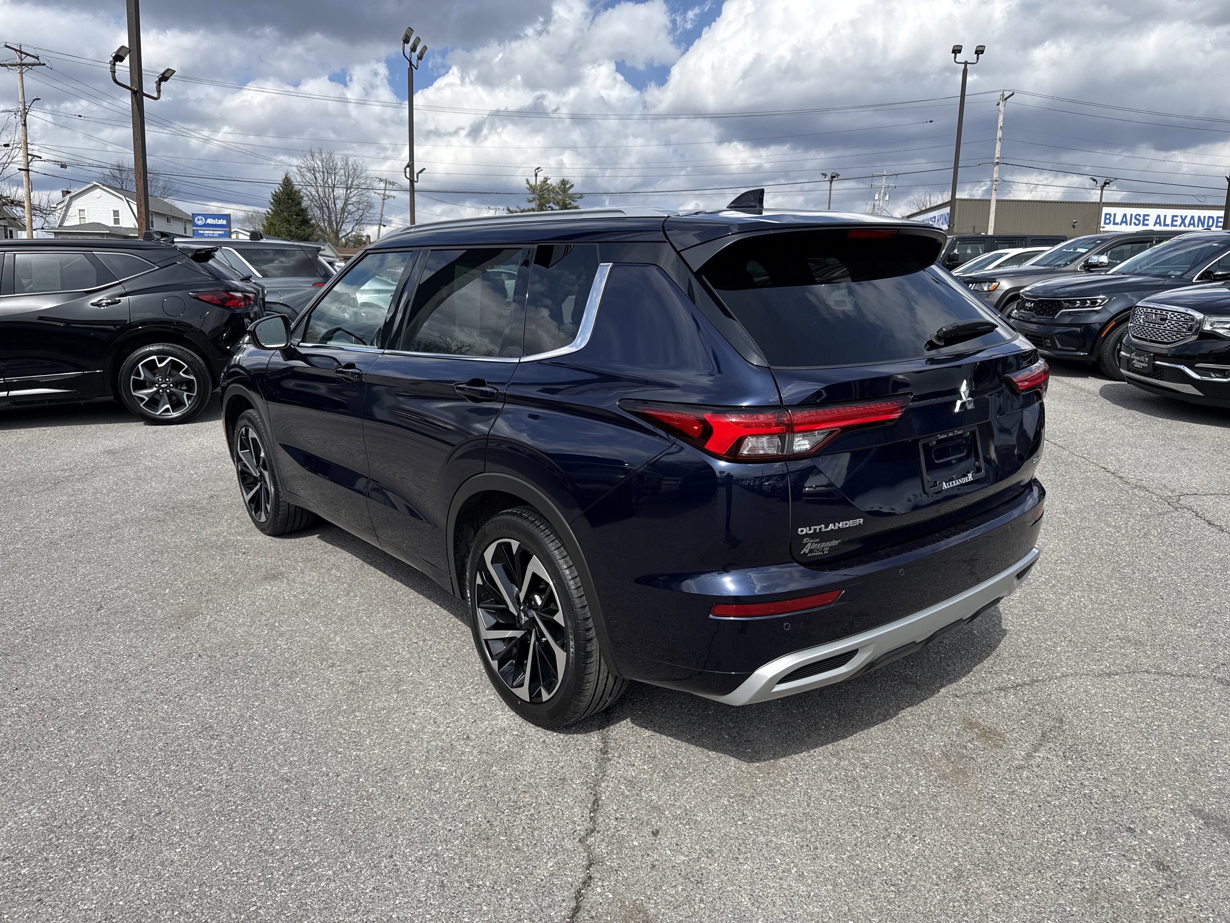 Used 2022 Mitsubishi Outlander SEL image 6