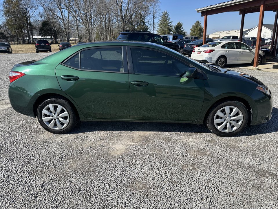Used 2015 Toyota Corolla LE image 4