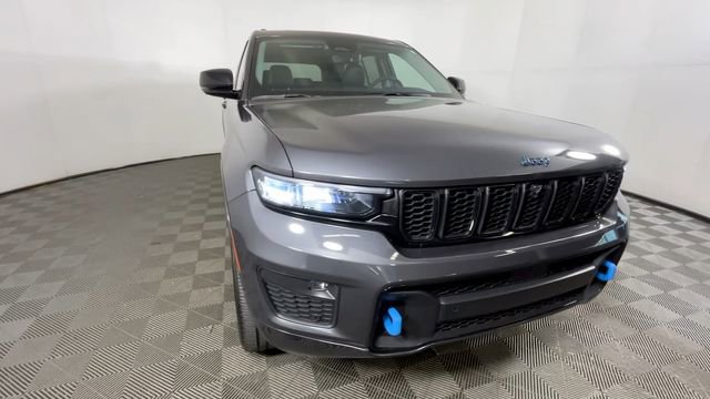 Used 2023 Jeep Grand Cherokee 30th Anniversary AWD/4WD image 12