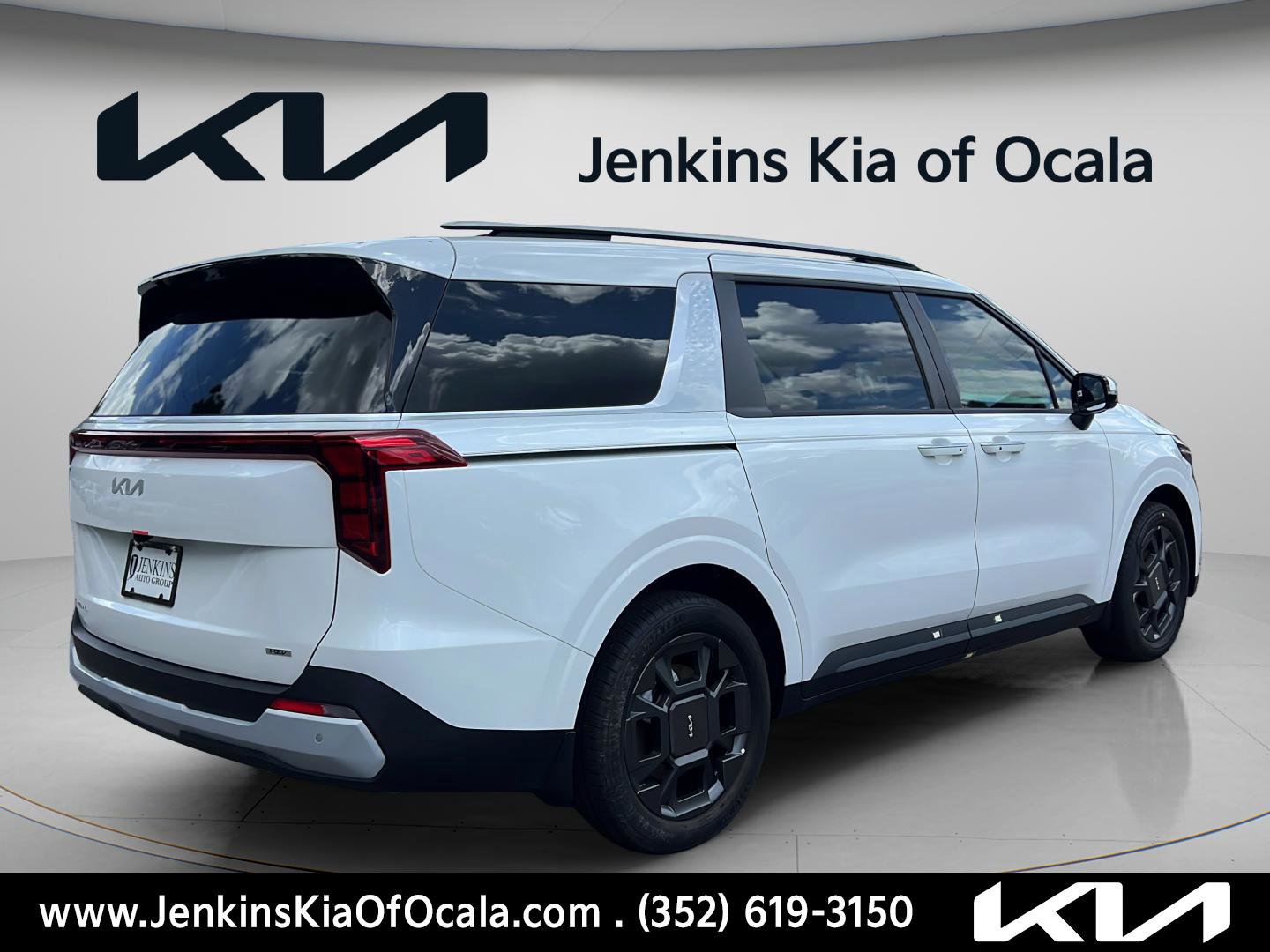 New 2026 Kia Carnival EX FWD image 3