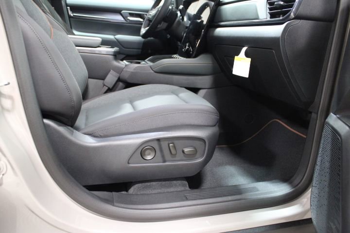 New 2026 GMC Terrain AT4 AWD/4WD image 24