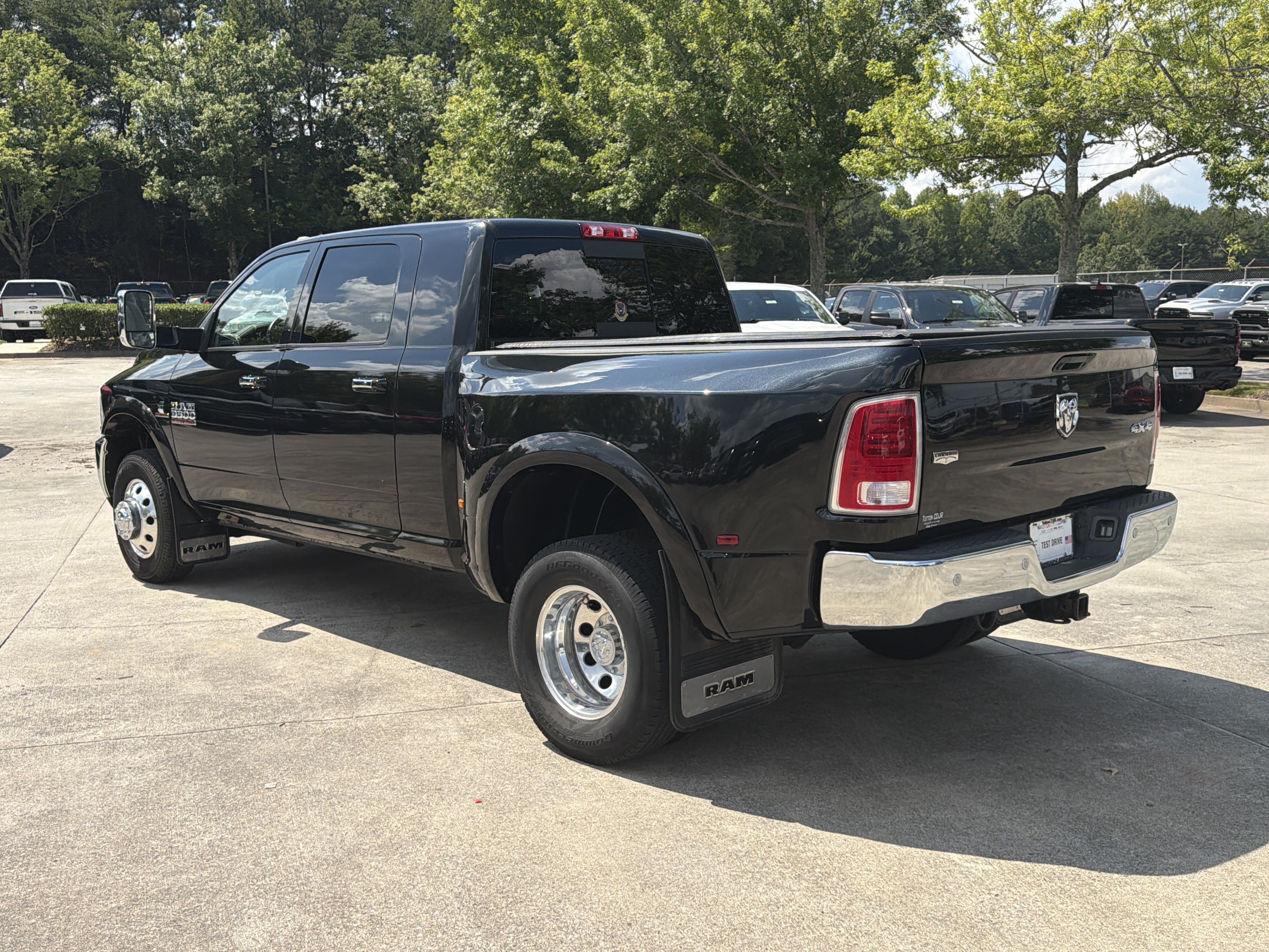 Used 2018 RAM 3500 Laramie w/ Convenience Group AWD/4WD image 5