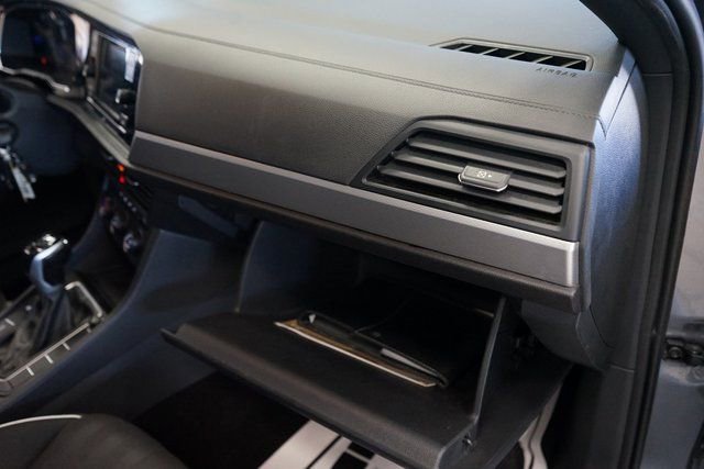 Used 2023 Volkswagen Jetta Sport image 40